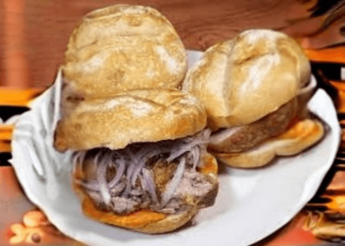 Pan con Chicharrón